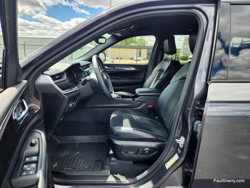 Used 2022 Jeep Grand Cherokee Altitude