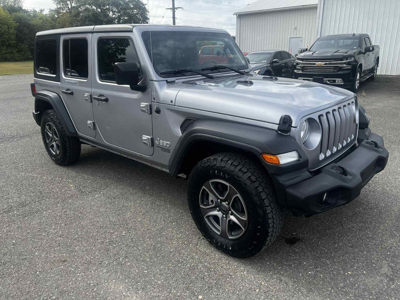 2018 Jeep Wrangler Unlimited Sport S photo 2