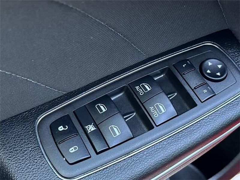 2022 Dodge Charger SXTImage 20