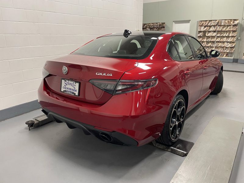 New 2025 Alfa Romeo Giulia Intensa AwdImage 2