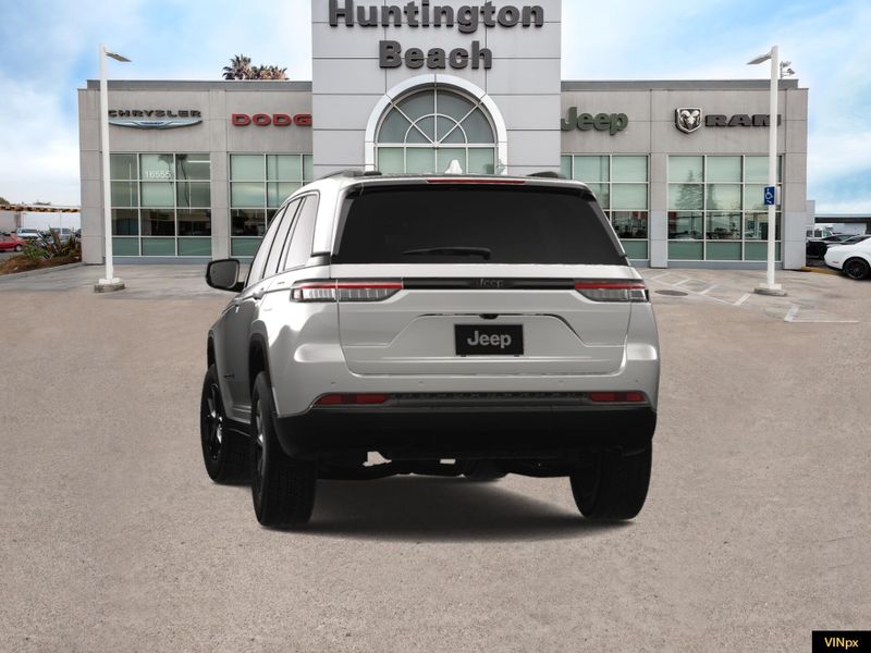2025 Jeep Grand Cherokee Altitude 4x2Image 13