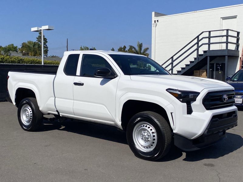 2025 Toyota Tacoma SRImage 2
