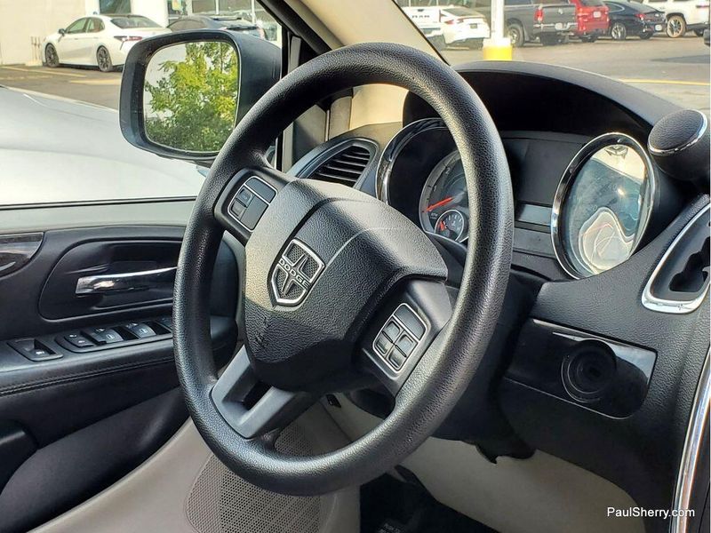Used 2012 Dodge Grand Caravan SXTImage 30