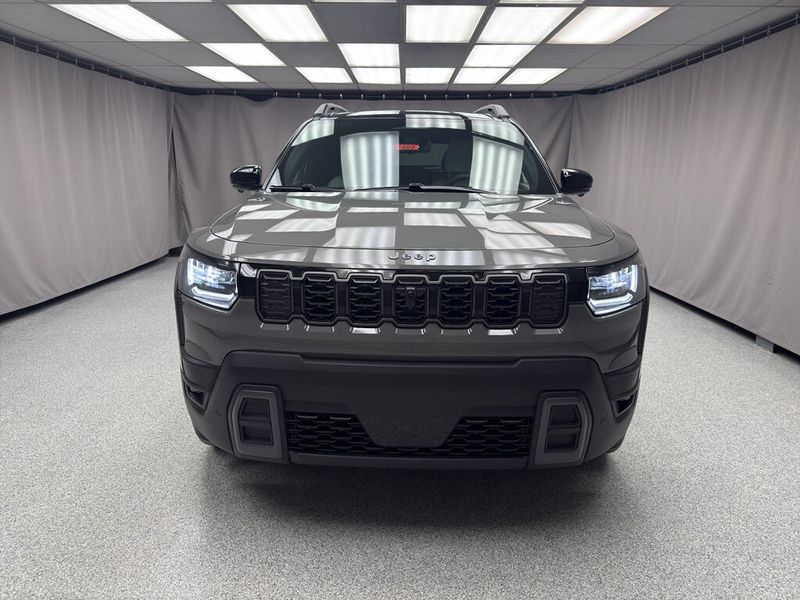 New 2026 Jeep Cherokee Overland 4x4Image 5