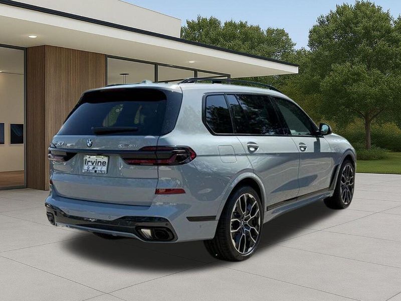 New 2026 BMW X7 xDrive40iImage 8