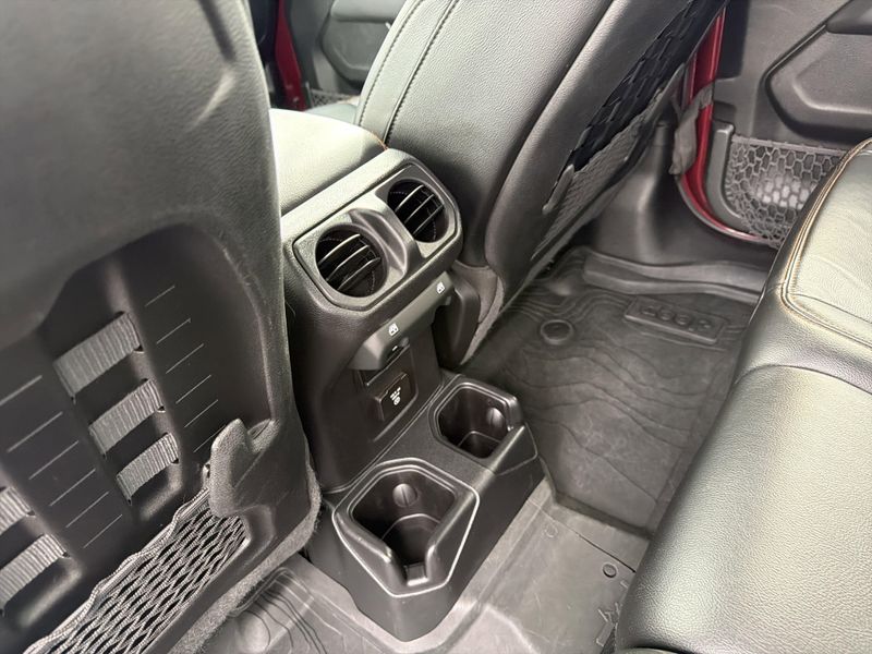 Used 2021 Jeep Gladiator MojaveImage 16