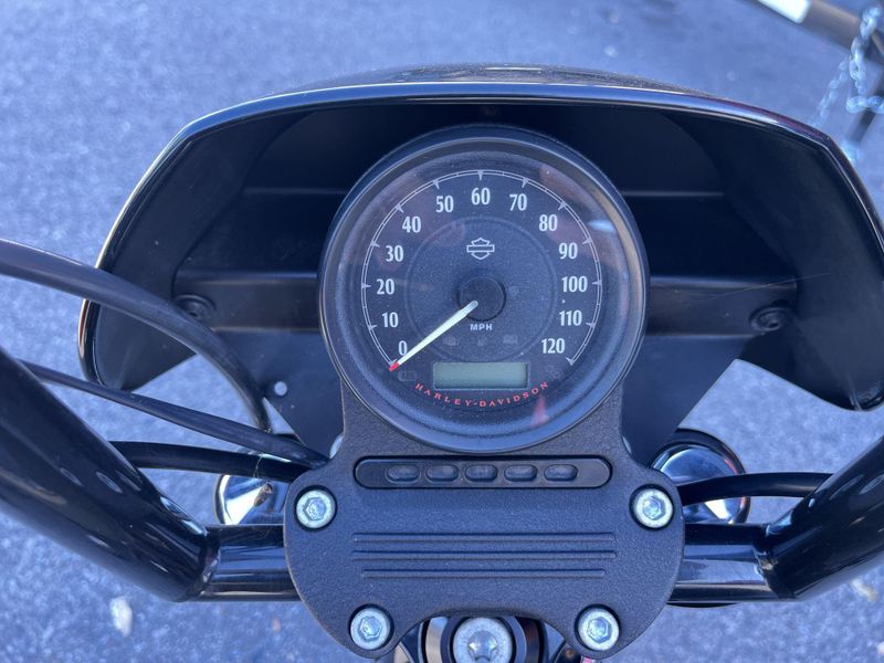 Used 2021 Harley-Davidson SPORTSTER IRON 883 Image 28