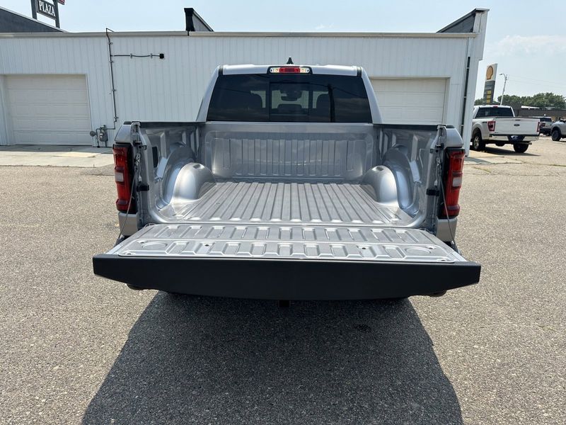 2025 RAM 1500 Big Horn Crew Cab 4x4 5