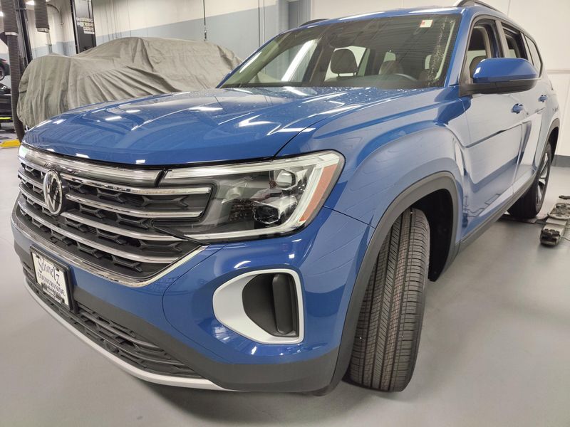 Used 2025 Volkswagen Atlas SE 4-Motion AWDImage 8