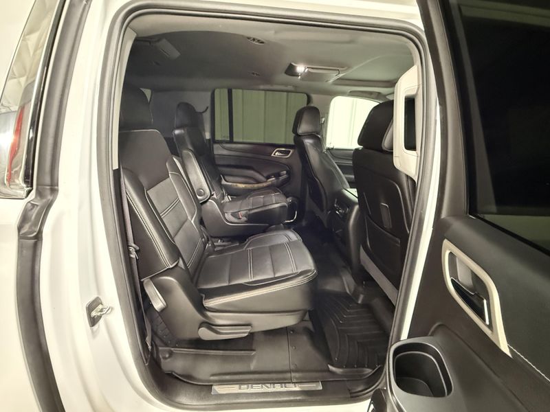 Used 2016 GMC Yukon XL DenaliImage 10