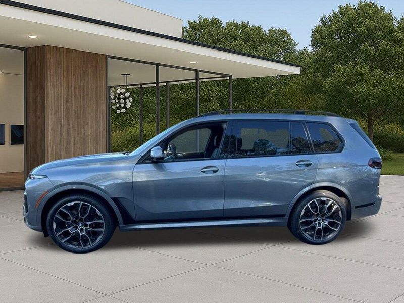New 2027 BMW X7 xDrive40iImage 13