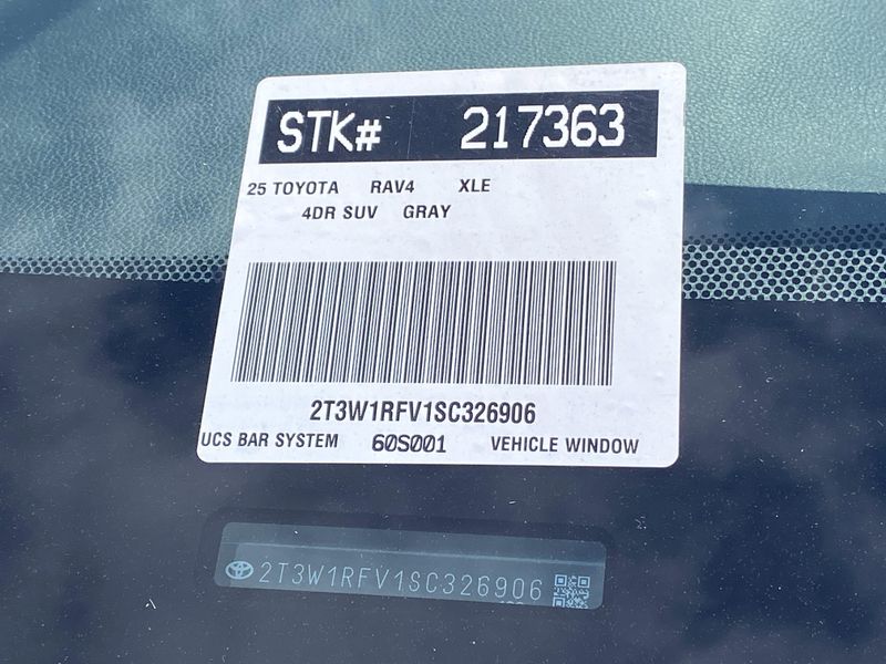 2025 Toyota RAV4 XLEImage 21