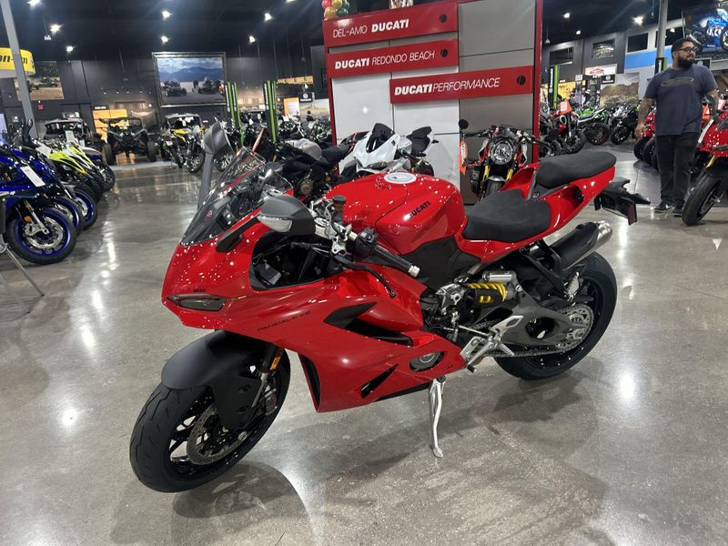 New 2026 Ducati PANIGALE V2 896 Image 20