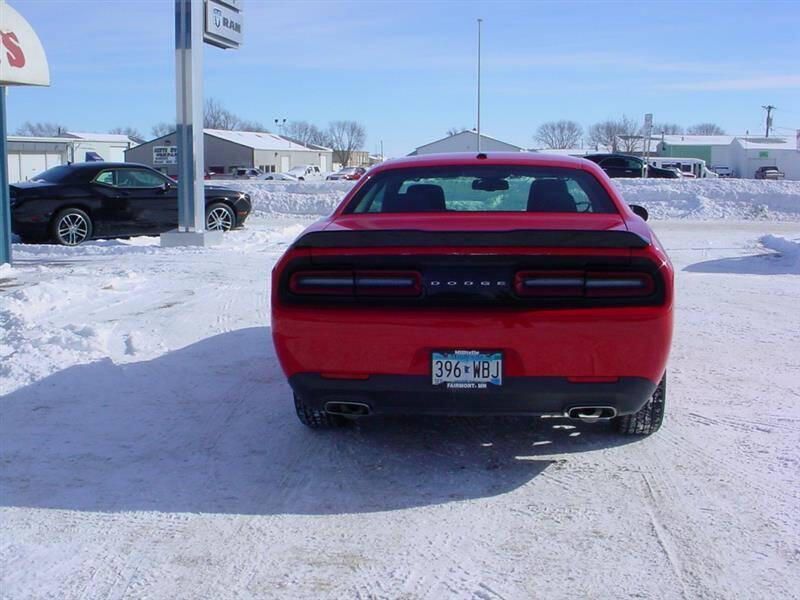 2015 Dodge Challenger SXT 2dr CoupeImage 5