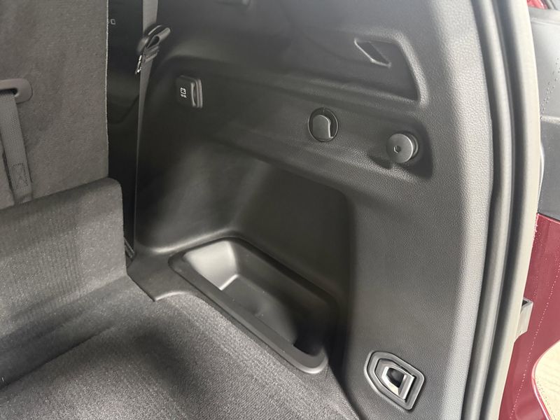 New 2026 Jeep Grand Cherokee L Limited 4x4Image 9