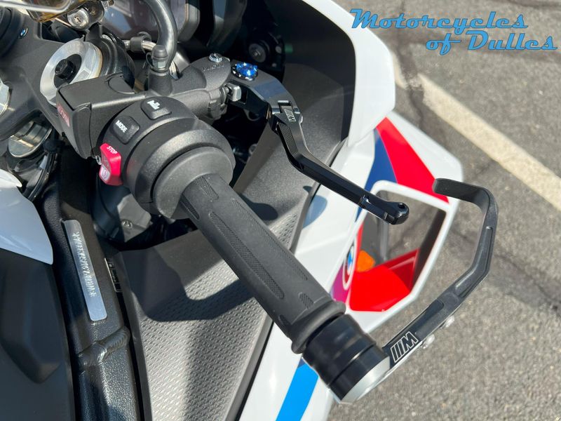 2025 BMW S 1000 RR Image 11