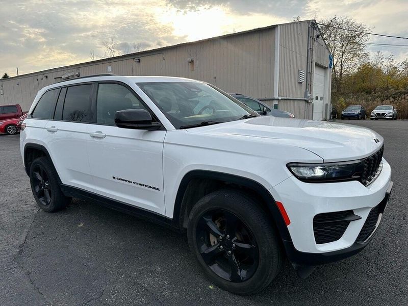 2023 Jeep Grand Cherokee AltitudeImage 1