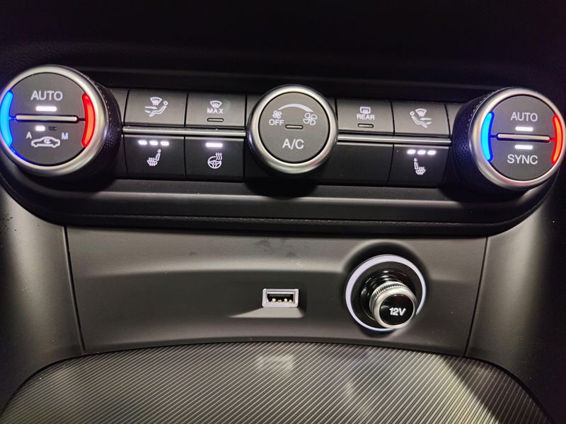 Used 2024 Alfa Romeo Stelvio Veloce AWD Premium w/Sunroof/NavImage 21
