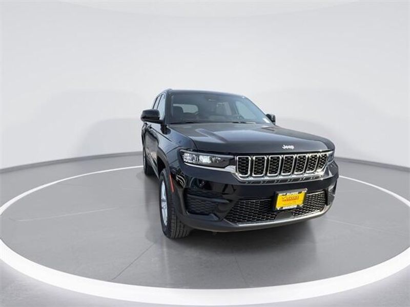 New 2025 Jeep Grand Cherokee Laredo X 4x2Image 3