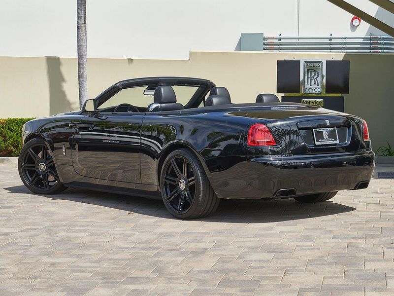 Used 2016 Rolls-Royce Dawn Image 10