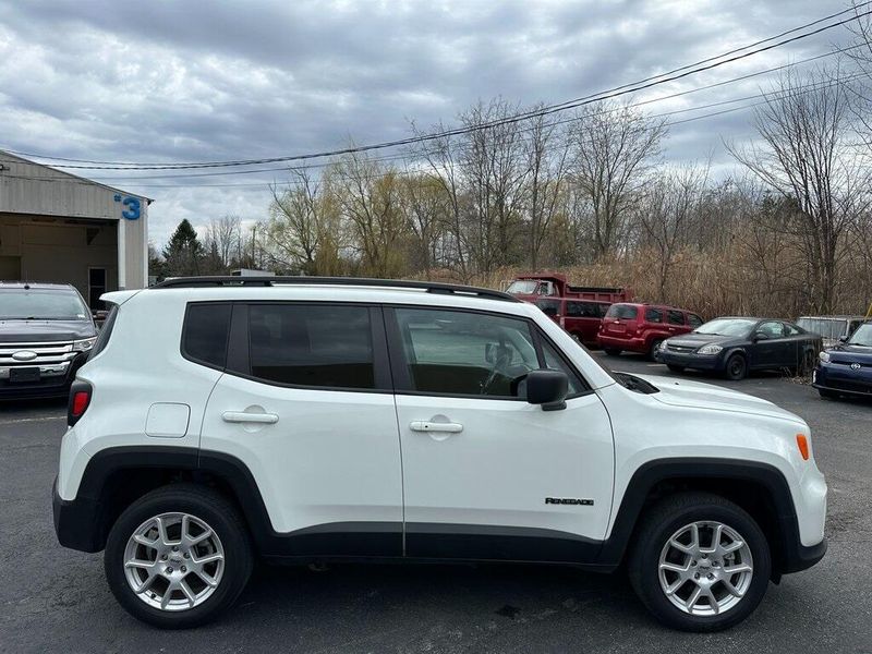 2022 Jeep Renegade LatitudeImage 12