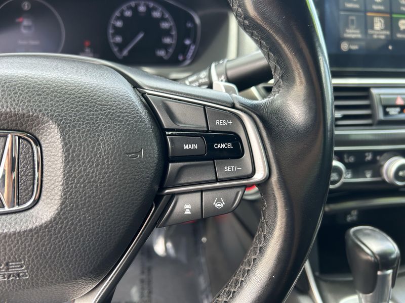 Used 2018 Honda Accord Sedan SportImage 27