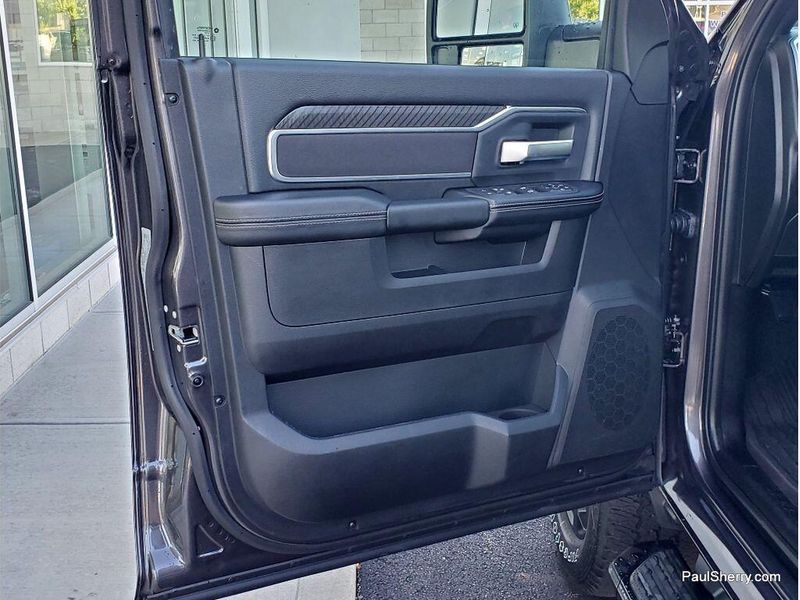 New 2026 RAM 2500 Big Horn Crew Cab 4x4 6'4' Box