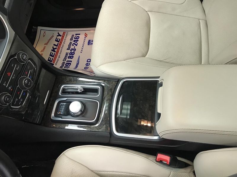 Used 2016 Chrysler 300C 300CImage 10