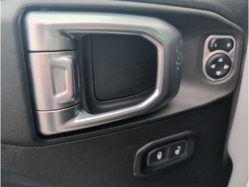 2021 Jeep Wrangler WillysImage 13