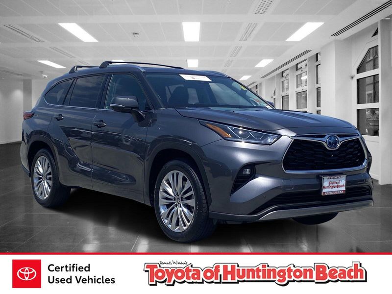 Used 2023 Toyota Highlander PlatinumImage 1