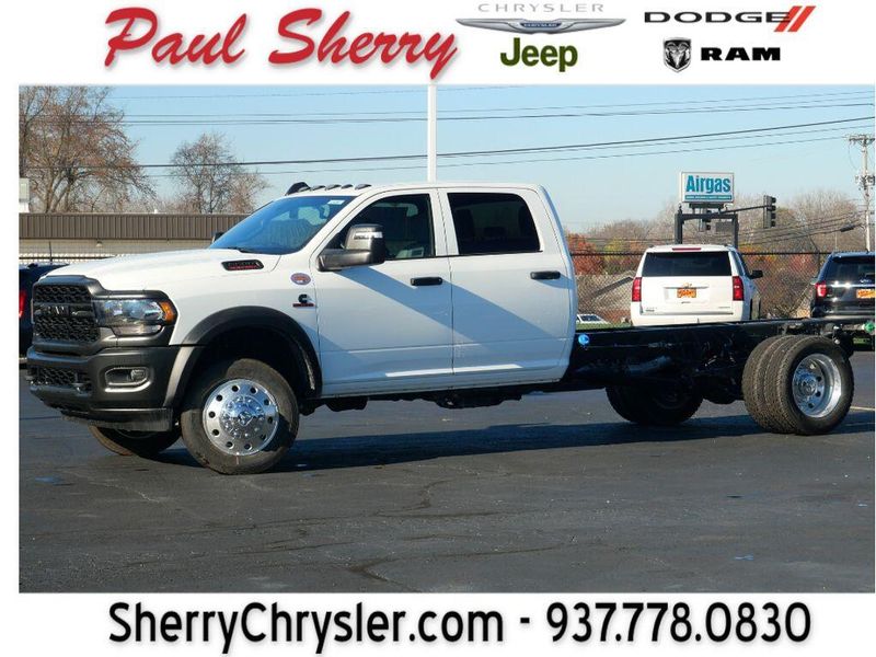 2024 RAM 5500 Tradesman Chassis Crew Cab 4x4 84