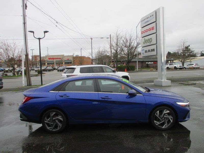 Used 2025 Hyundai Elantra SEL ConvenienceImage 6