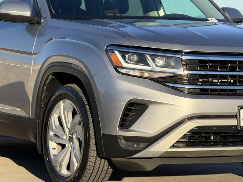 Used 2022 Volkswagen Atlas 2.0T SE w/TechnologyImage 4