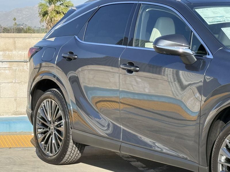 New 2026 Lexus RX 450h+ LuxuryImage 5