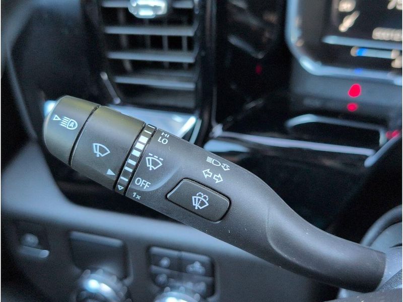 Used 2025 GMC Sierra 1500 SLTImage 28