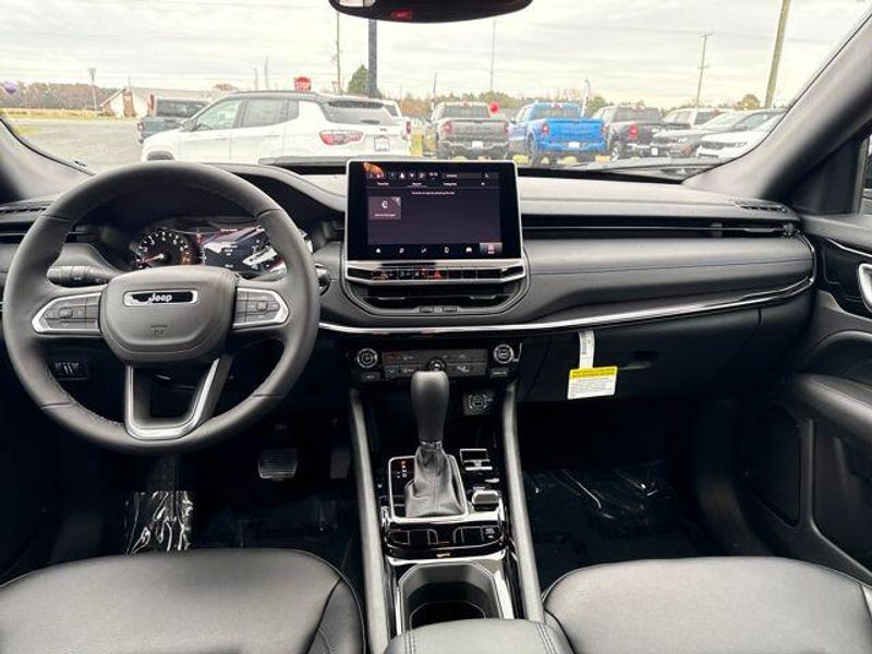 2026 Jeep Compass Latitude Altitude 4x4