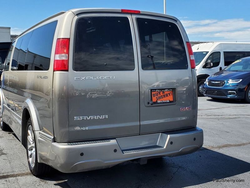 2021 GMC Savana Passenger LSImage 10