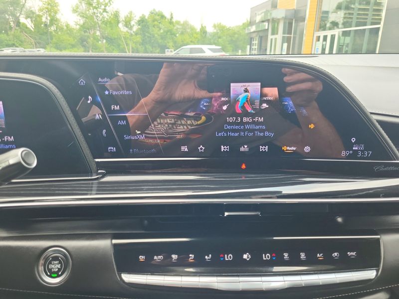 2023 Cadillac Escalade V-Series photo 5