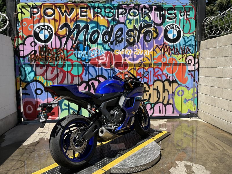 New 2025 Yamaha YZF-R7 Image 7