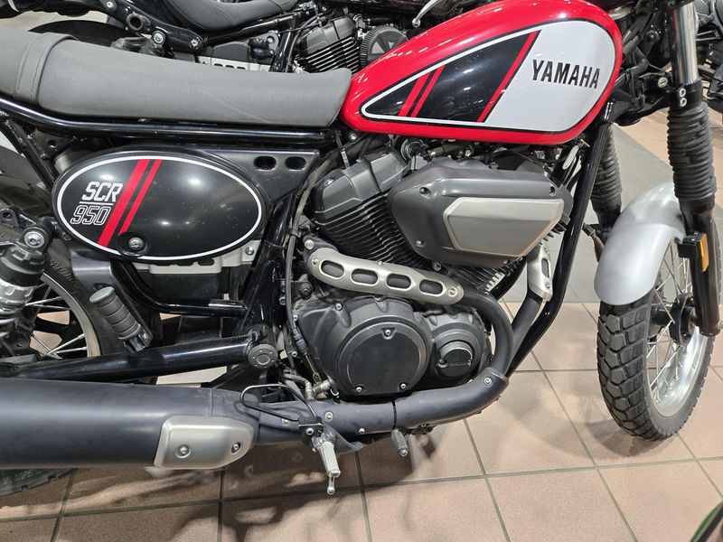 USED 2017 YAMAHA SCR950 Image 2