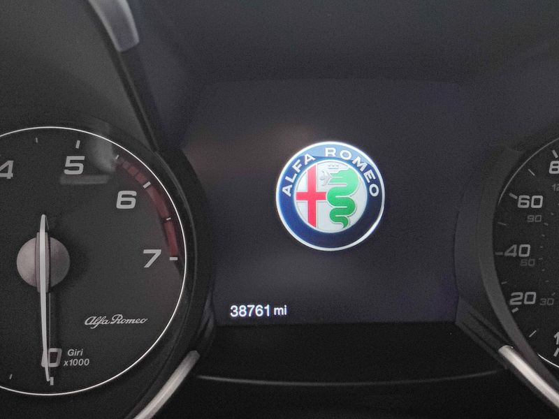 2022 Alfa Romeo Giulia Veloce Premium Q4 AWD w/Sunroof/NavImage 31