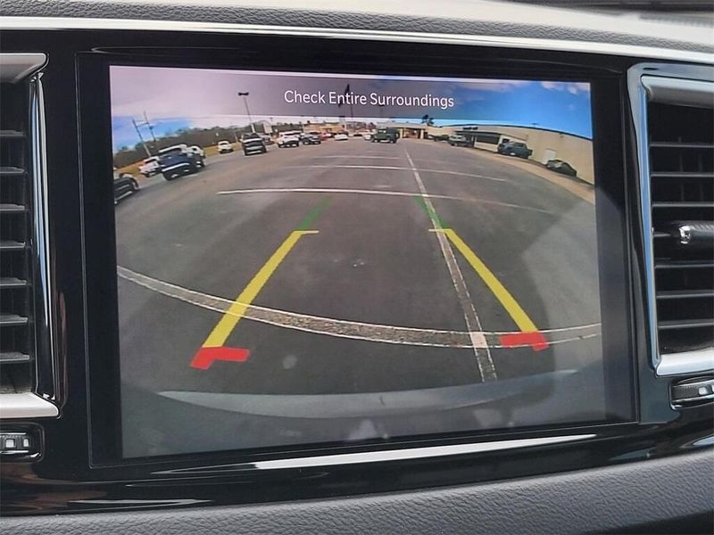 2022 Chrysler Pacifica Touring LImage 18
