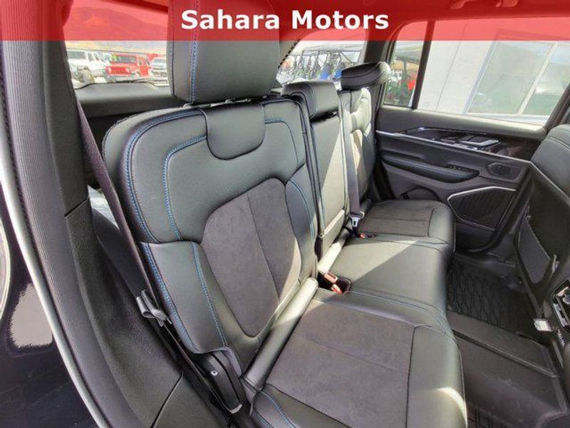 2024 Jeep Cherokee Trailhawk 4xe photo 9