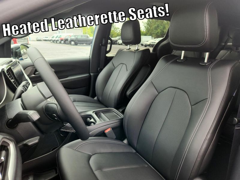 New 2027 Chrysler Pacifica Select