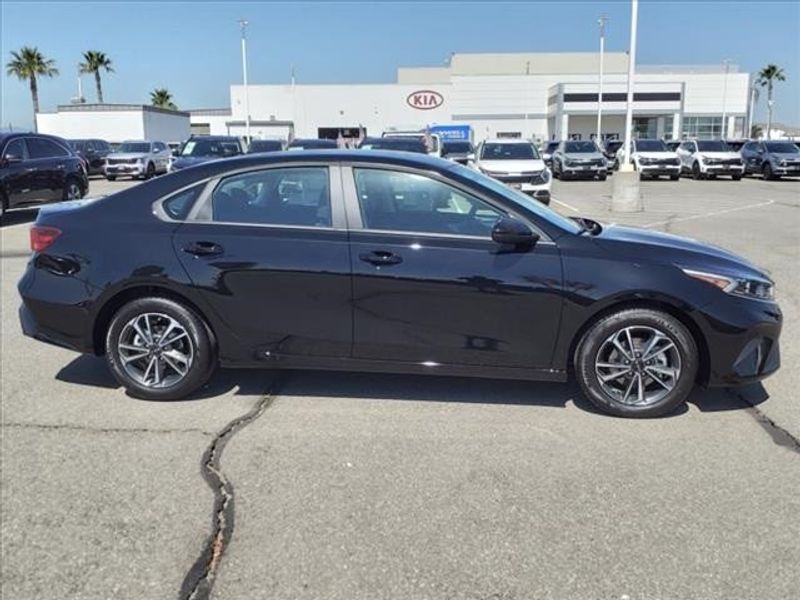 2024 Kia Forte LXSImage 6