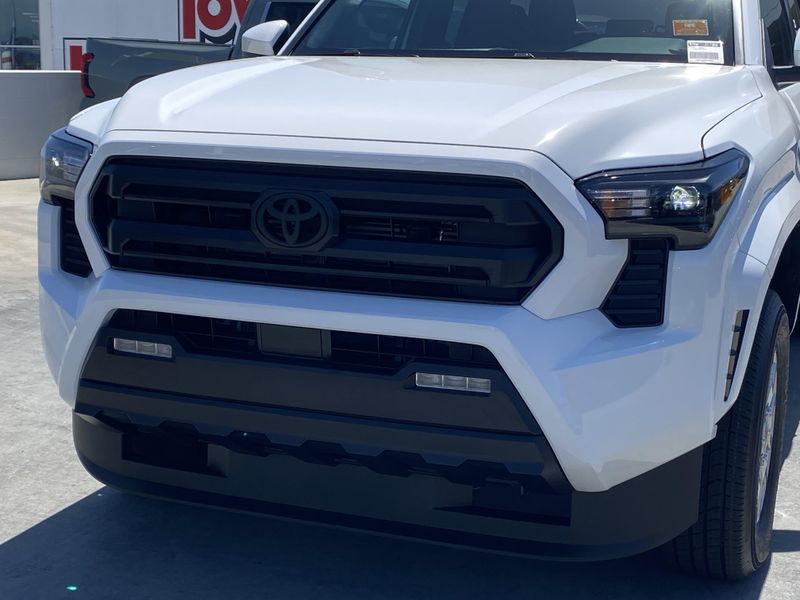2025 Toyota Tacoma SR5Image 7