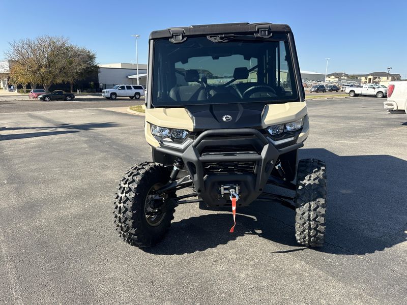 2025 Can-Am DEFENDER MAX LIMITED CAB HD10 DESERT TAN AND STEALTH BLACKImage 3