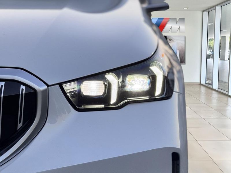 2025 BMW i5 xDrive40Image 12