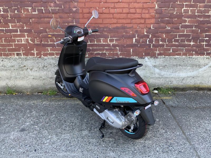 New 2024 Vespa PRIMAVERA 150 SPORT 