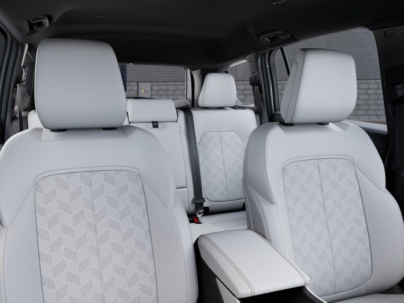 New 2026 Jeep Cherokee Overland 4x4Image 26